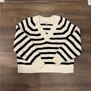 a new day Black and White Stripe V-Neck Sweater Women’s XL